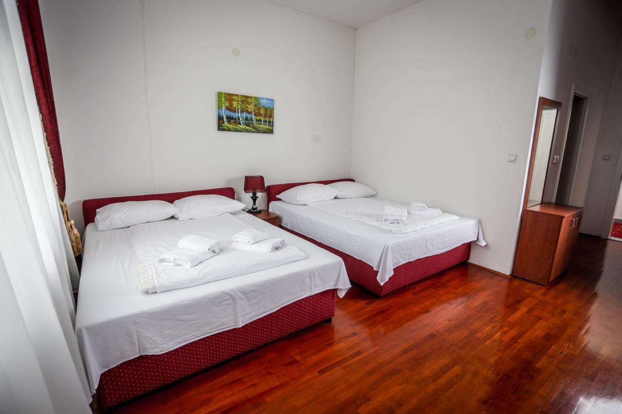 Hotel Bob サラエヴォ エクステリア 写真