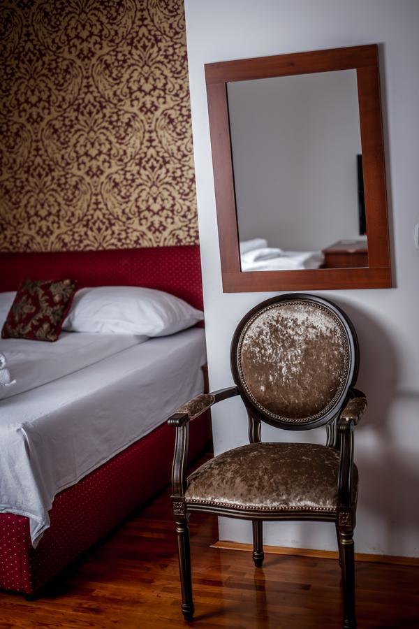 Hotel Bob サラエヴォ エクステリア 写真
