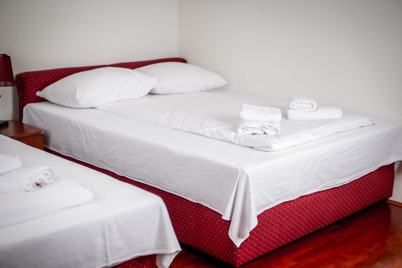 Hotel Bob サラエヴォ エクステリア 写真